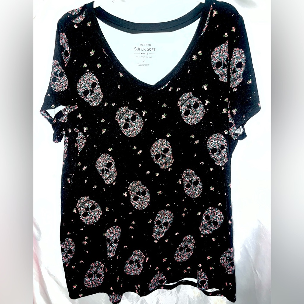 Torrid Super Soft Knit Skull Top Size 2